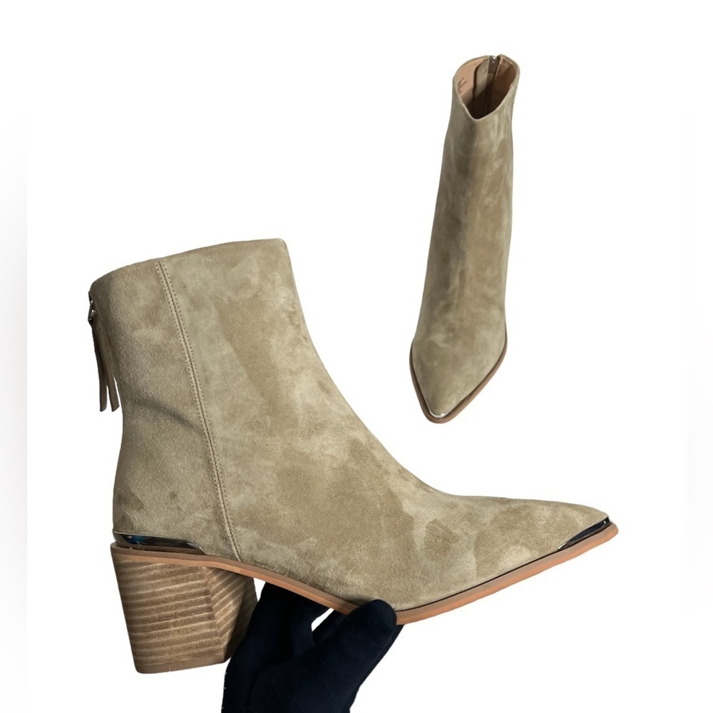 Nwot Steve Madden Amber Suede Leather Boots